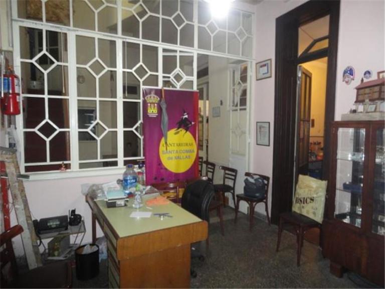 LOCAL CON DOS VIVIENDAS EN BLOCK - MAZA Y RIVADAVIA- LOTE PR