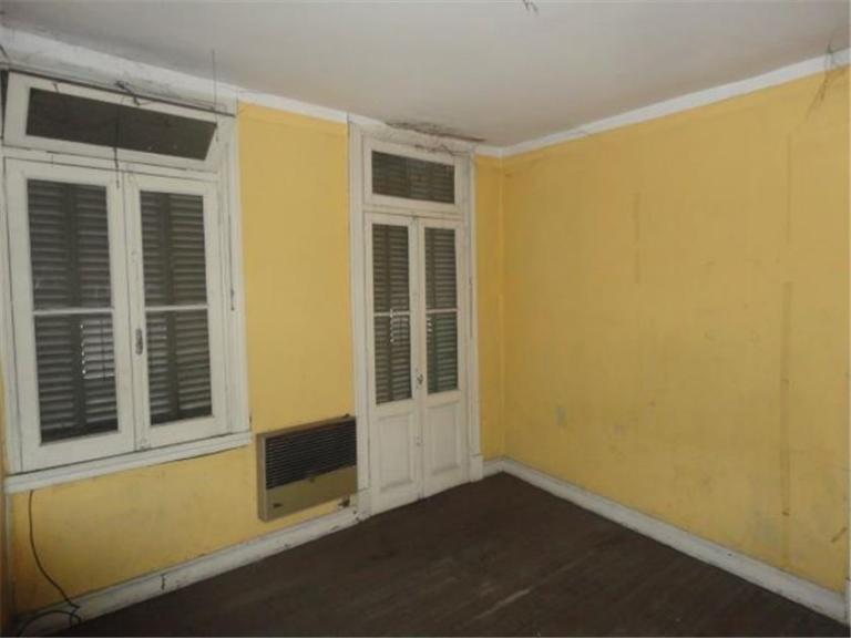 LOCAL CON DOS VIVIENDAS EN BLOCK - MAZA Y RIVADAVIA- LOTE PR