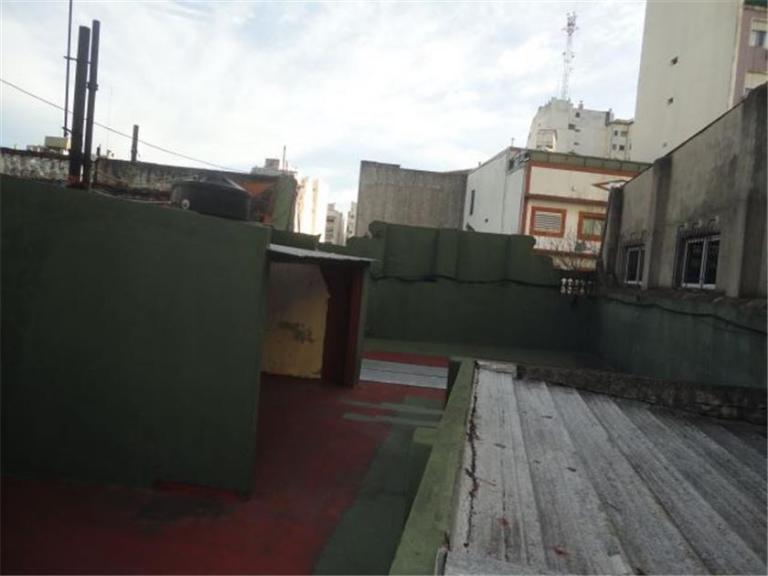 LOCAL CON DOS VIVIENDAS EN BLOCK - MAZA Y RIVADAVIA- LOTE PR