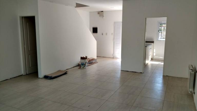 Venta Duplex Bo Mirador Lujan - de categoria, a estrenar