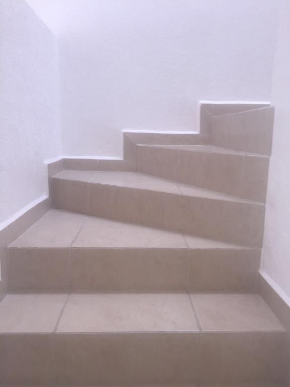 CASA EN RENTA SEMI-AMUEBLADA BALI-PLAYA DEL CARMEN
