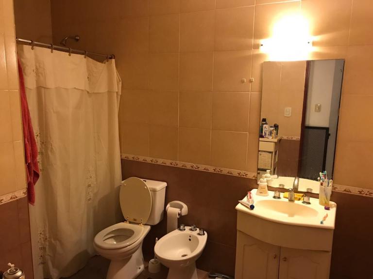 Casa tipo duplex céntrico APTO CRÉDITO- Luján