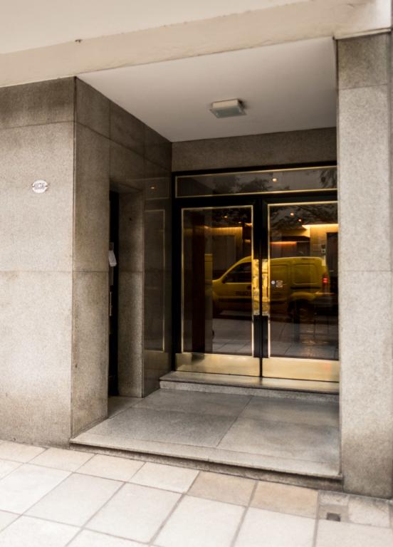 VENTA AYACUCHO 1800 RECOLETA SEMIPISO 4 AMB C/ DEP y BALCON-