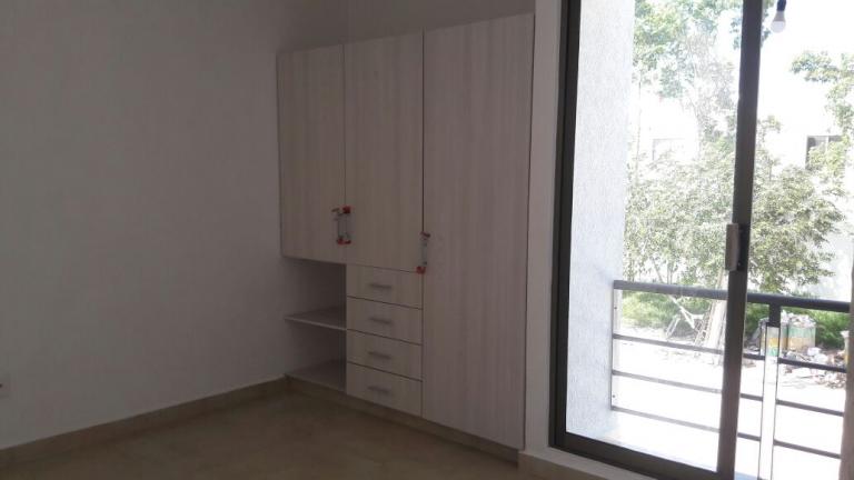 CASA EN RENTA BALI 3 NIVELES