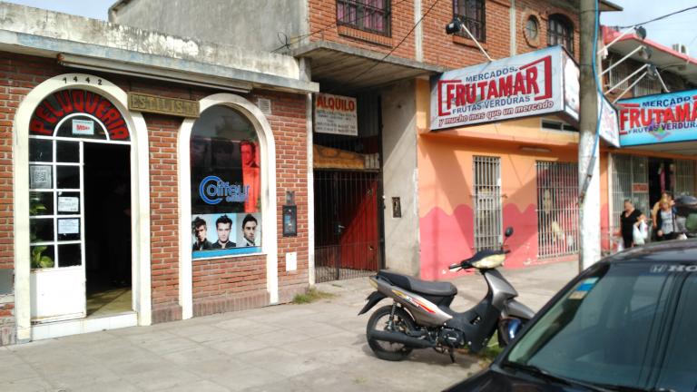 LOCAL sobre la Avenida 32 entre 14 y 15