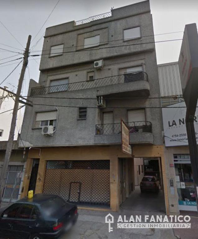 GALPÓN EN 2 PLANTAS CON VIVIENDA DE 180 CON DEPTO AL FONDO !