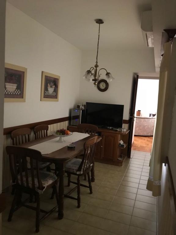 Departamento 4 ambientes con 2 cocheras y  baulera