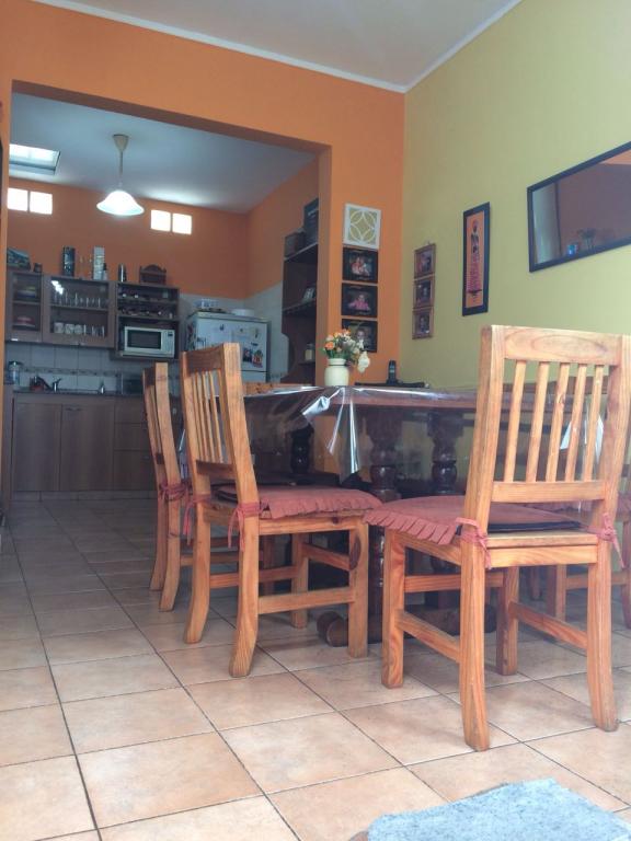 IMPECABLE PH TIPO CASA!! S/ A. DEL VALLE, CASEROS!!