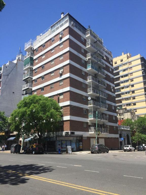 4 AMBIENTES CON COCHERA FIJA