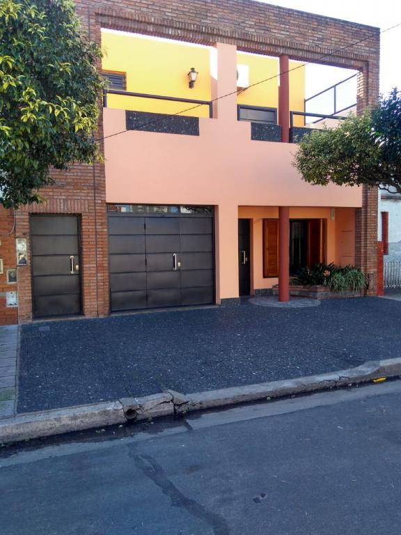 CASA PARA DOS FAMILIAS