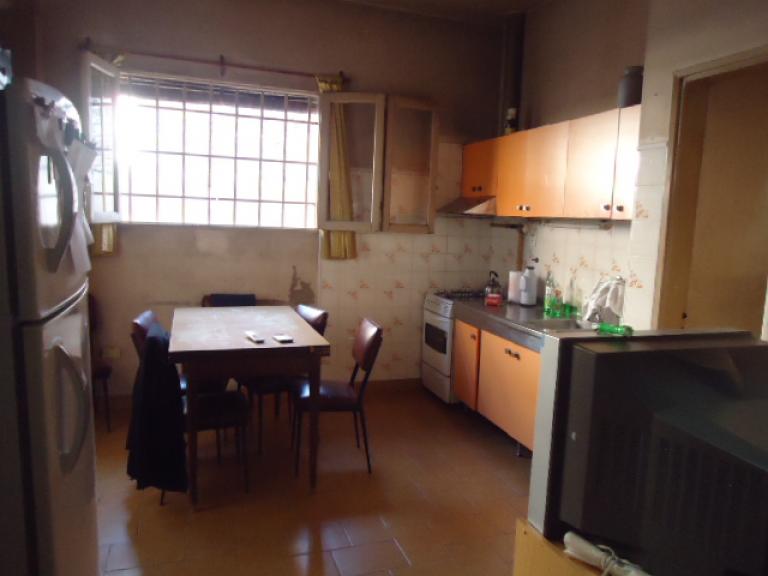 CASA EN VENTA DE 2 DORM EN BARRIO SAN VICENTE (Código: 272)