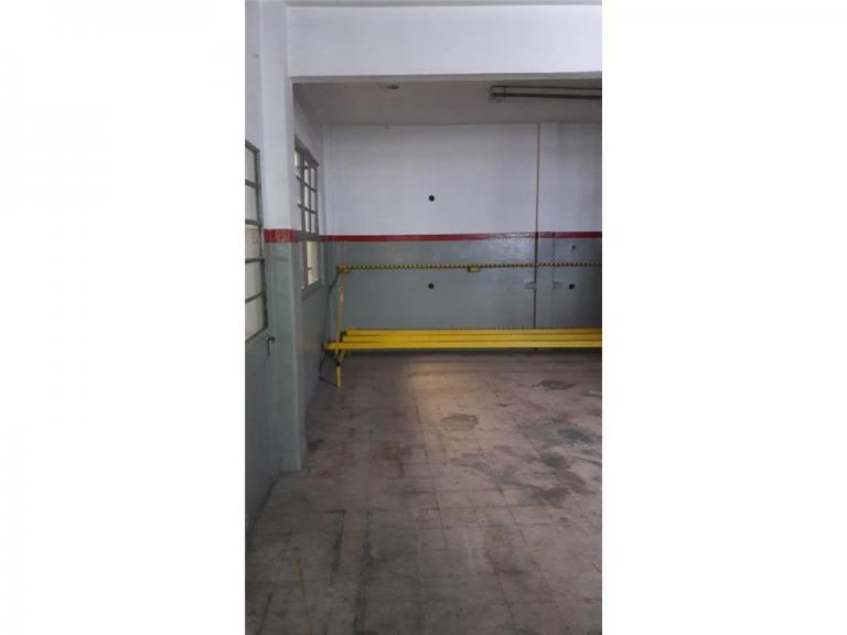 Excelente inmueble industrial 1900 m2 Av. J. D. Peron 5700