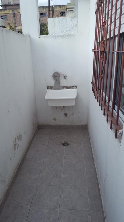 DEPARTAMENTO 2 AMB C/PATIO VILLA BOSCH sin expensas
