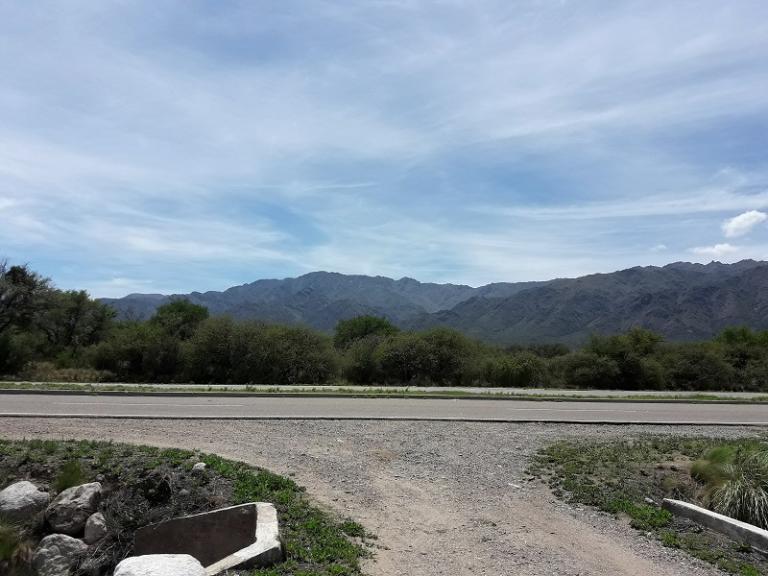 Terreno en San Luis, 1/2 ha, luz y agua, vista a sierras
