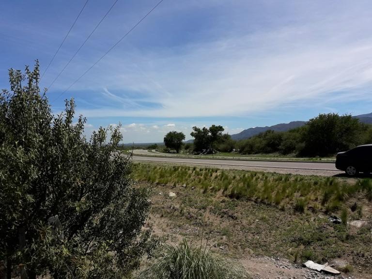 Terreno en San Luis, 1/2 ha, luz y agua, vista a sierras