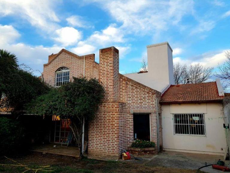 VENTA DE CASA - CIPOLLETTI, RIO NEGRO
