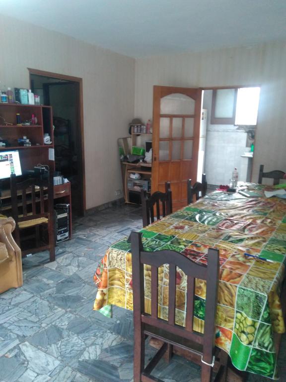 Galpòn y vivienda