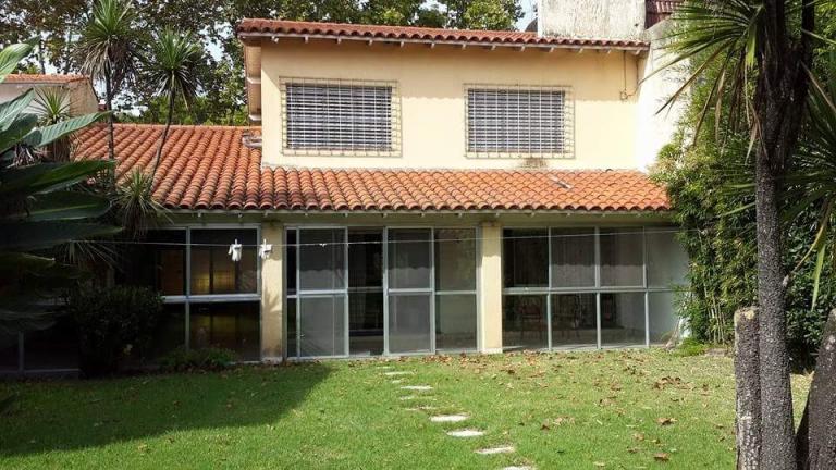 Se vende excelente propiedad en lote propio