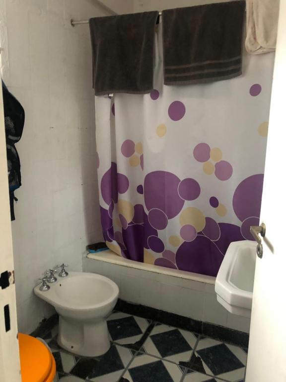 CORDOBA 5100, SE VENDE, EXCELENTE LOCAL CON VIVIENDA Y SAL