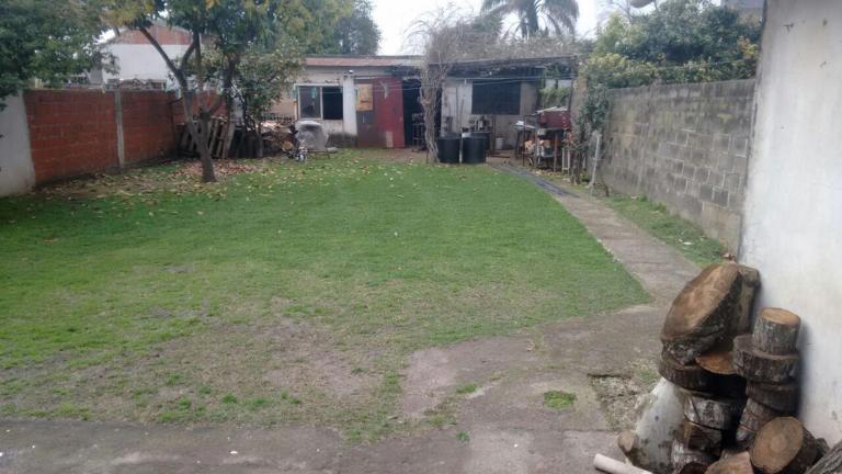 CASA AMERICANA 3 AMBIENTES AMPLIO TERRENO