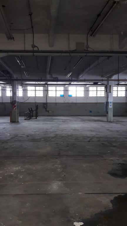 IMPORTANTE INMUEBLE INDUSTRIAL 1900 m2