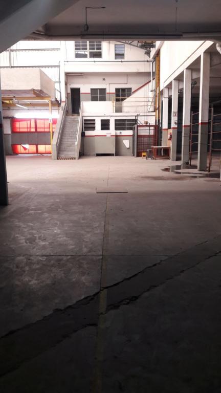 IMPORTANTE INMUEBLE INDUSTRIAL 1900 m2