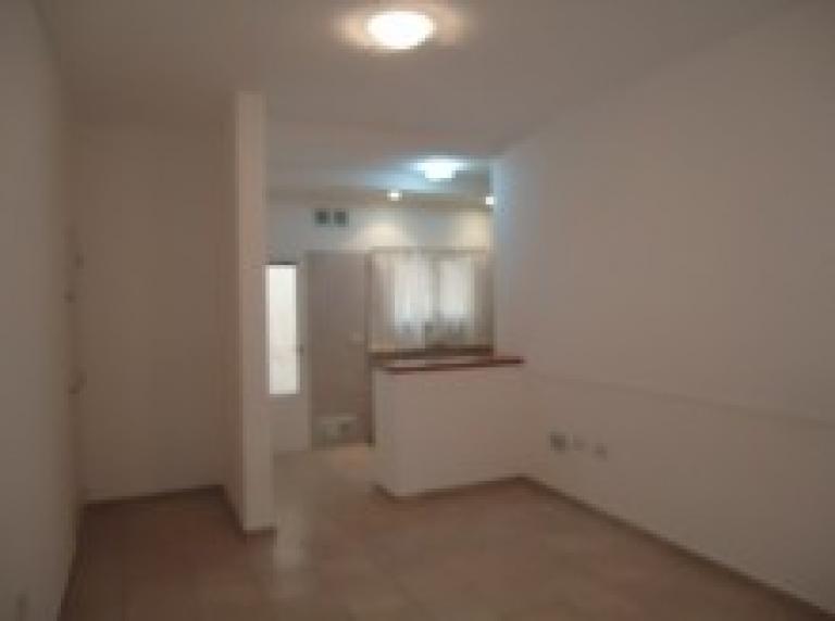 VENTA DE DPTO P/B DE UN DORM Bº PUEYRREDON (Código: 249)