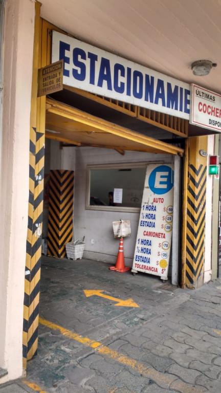 Playa estacionamiento y espacio aereo