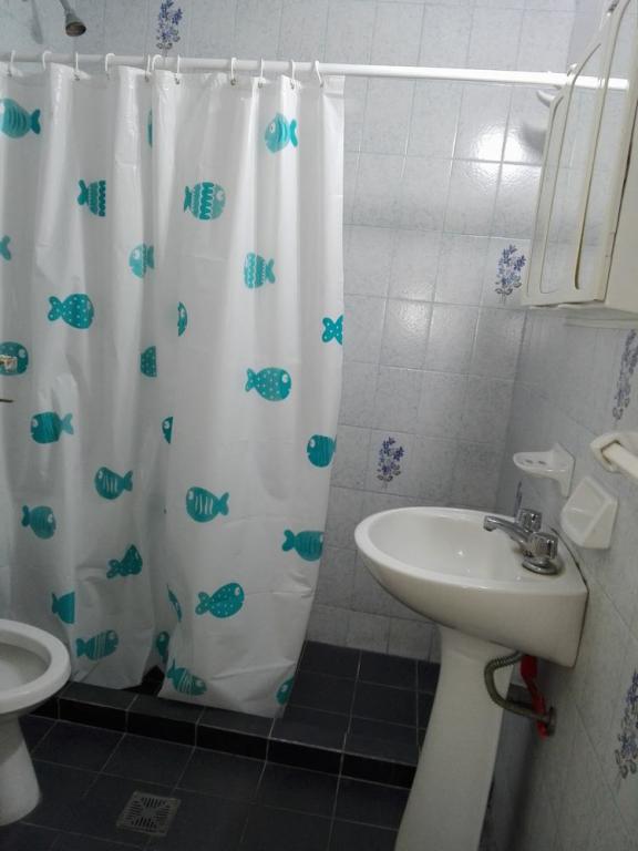 Casa sola en lote de 380 M2. A metros del mar