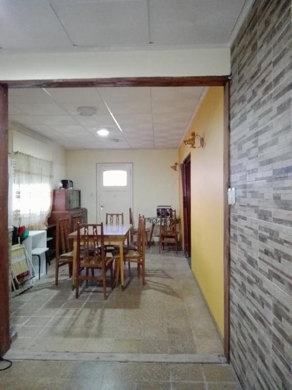 Casa sola en lote de 380 M2. A metros del mar
