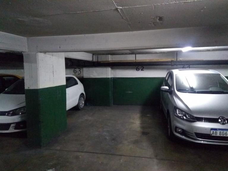 Excelente cochera auto grande primer subsuelo