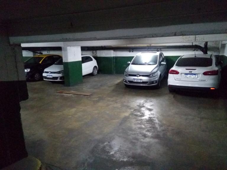 Excelente cochera auto grande primer subsuelo