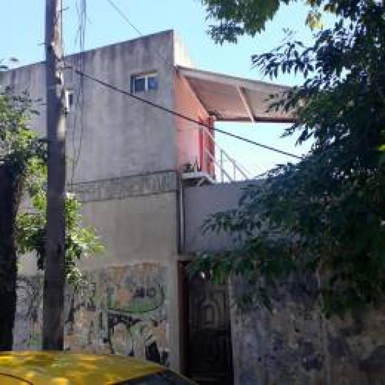 EXCELENTE TERRENO CON CONSTRUCCIÓN