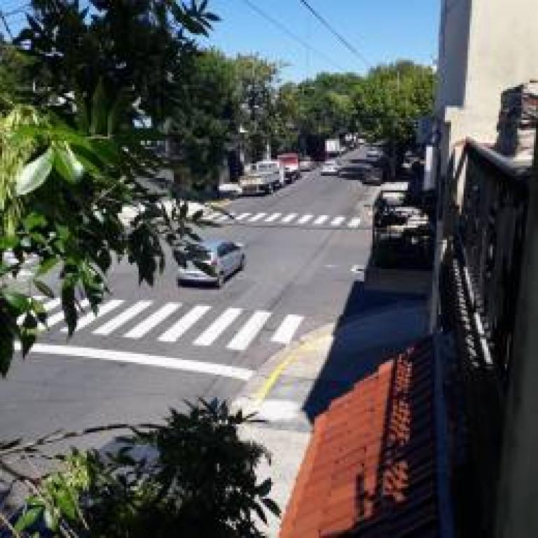 EXCELENTE TERRENO CON CONSTRUCCIÓN