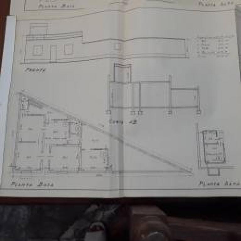 EXCELENTE TERRENO CON CONSTRUCCIÓN