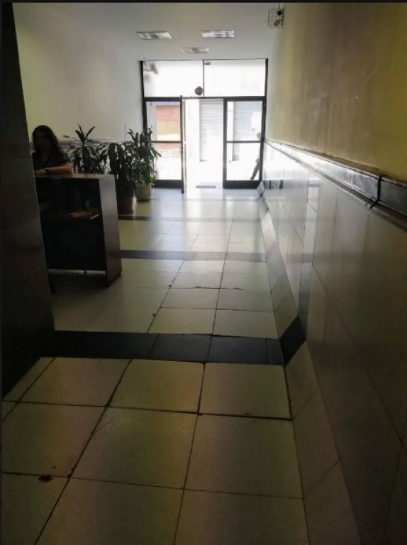Piso 1 - Excelente oficina de 15 m² en Microcentro - Muy lum