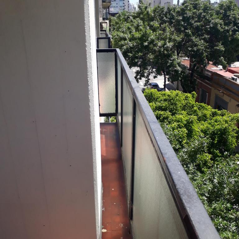 DEPARTAMENTO 3 AMBIENTES CON BALCONES AL FRENTE