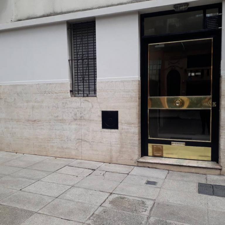 PH DE 3 AMB. Y MEDIO CON PATIO ( SUPER LUMINOSO Y A NUEVO)