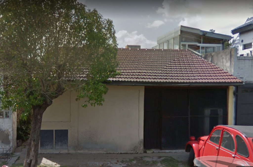 CASA CON DEPARTAMENTO AL FONDO EN EXCELENTE ZONA RESIDENCIAL