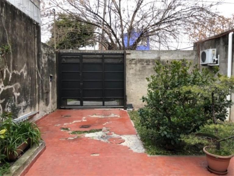 CASA 5 AMBIENTES EN 2 PLANTAS EN VILLA BALLESTER!