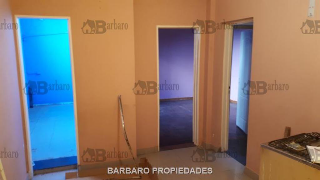 BARBARO VENDE DEPTO. CON PATIO FRENTE A ESTACION SAN MARTIN