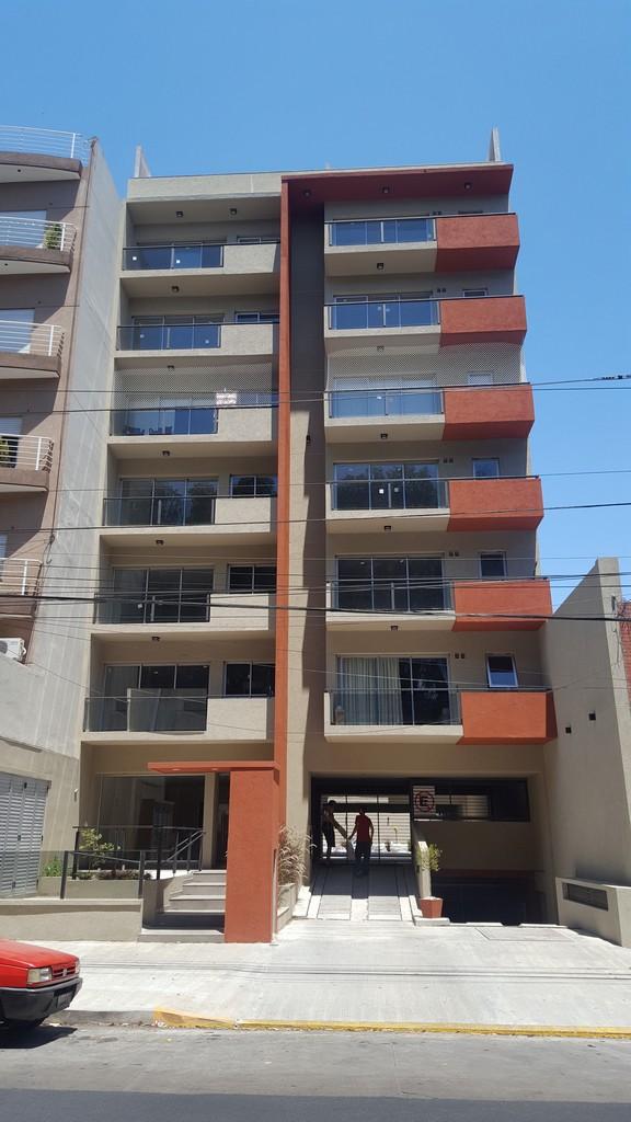 COCHERAS UNIDAD FUNCIONAL  VILLA BOSCH FRENTE ESTACION