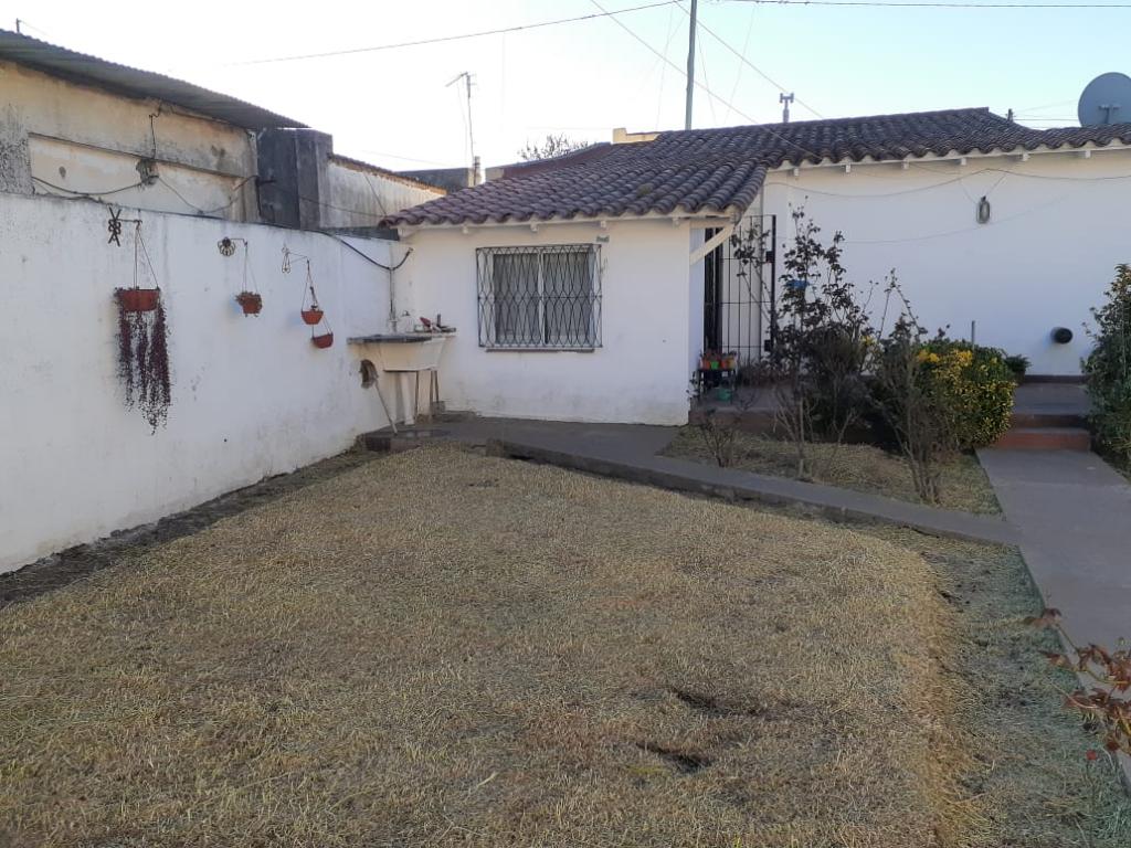 Chalet 4 ambientes con garage zona Puerto