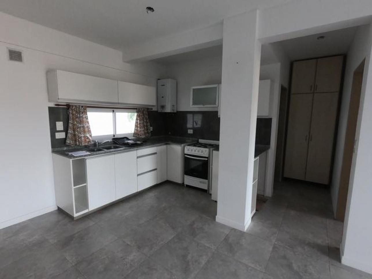 2 ambientes Ballester centro cochera terraza 200m2 parrilla