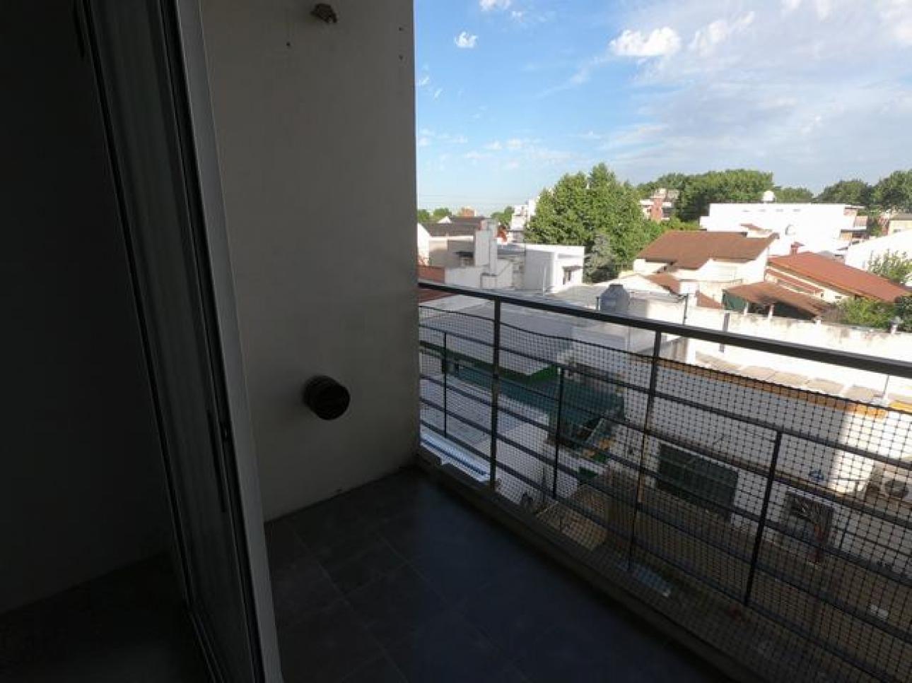 2 ambientes Ballester centro cochera terraza 200m2 parrilla