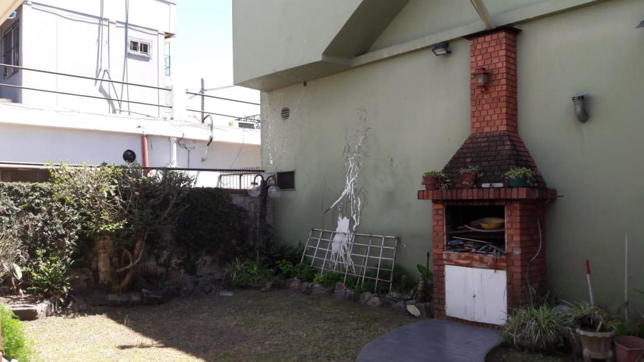 Casa multifamiliar - Apto credito hipotecario.