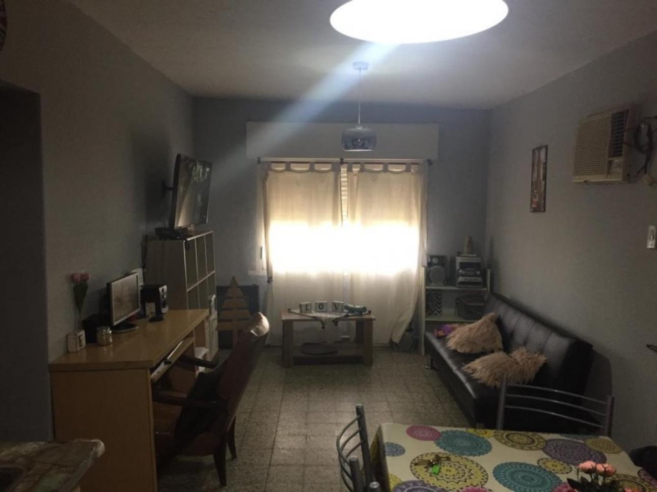 Casa en Peru 213, ciudad de Guernica, Presidente Peron