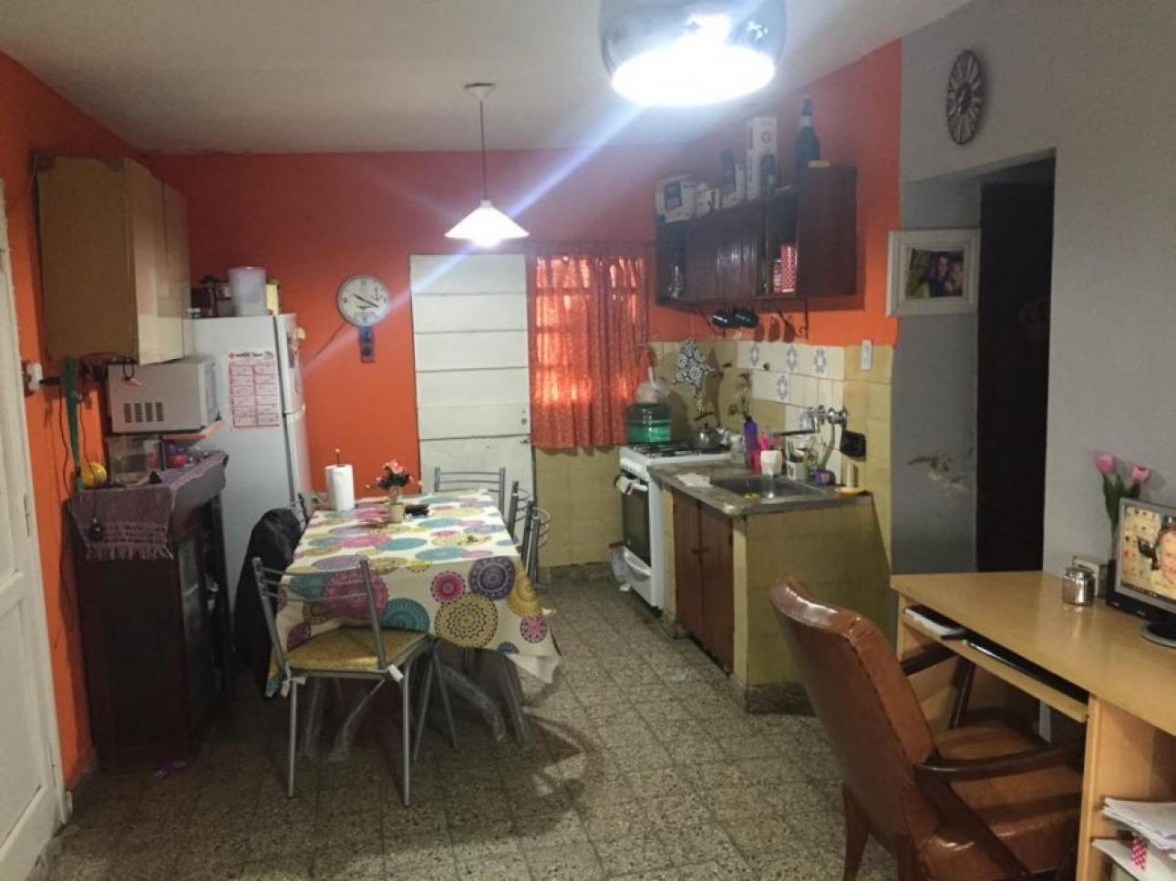 Casa en Peru 213, ciudad de Guernica, Presidente Peron