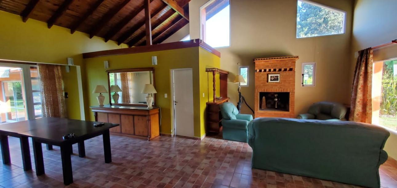 Hermosa casa en Suecia 1174, Barrio Cerrado Las Naciones