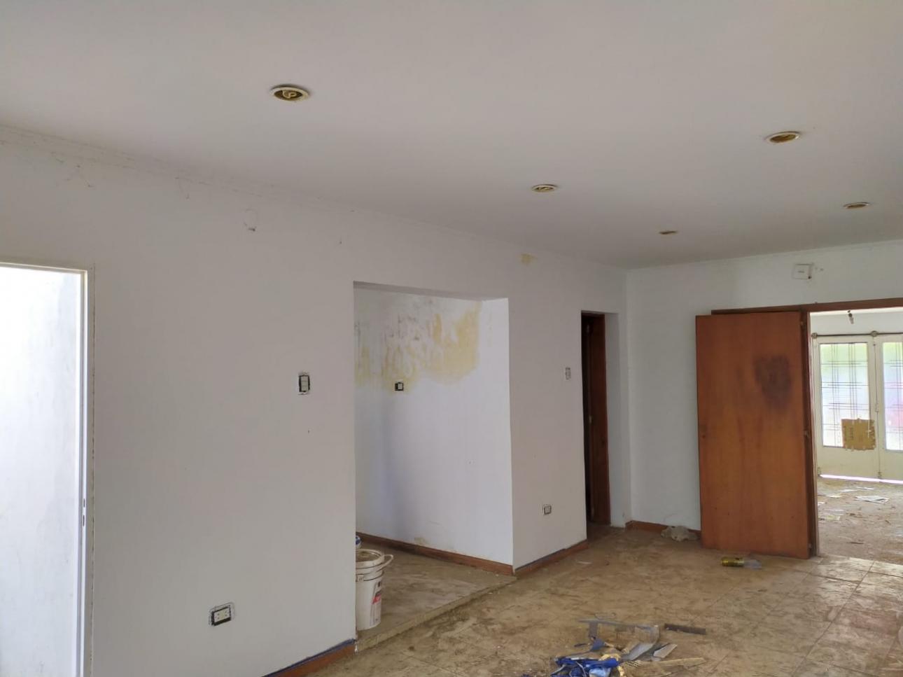 Vivienda familiar con Dpto en Interior Refaccionada